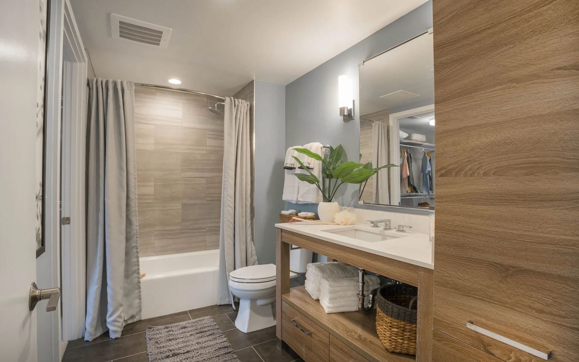 Bathroom with bathtub